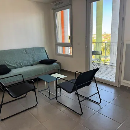 Apartment ღ Fetilly - Grand Studio, Balcon, Calme & Spacieux *