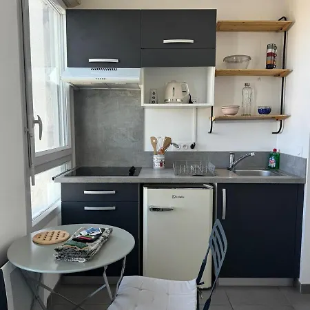ღ Fetilly - Grand Studio, Balcon, Calme & Spacieux *