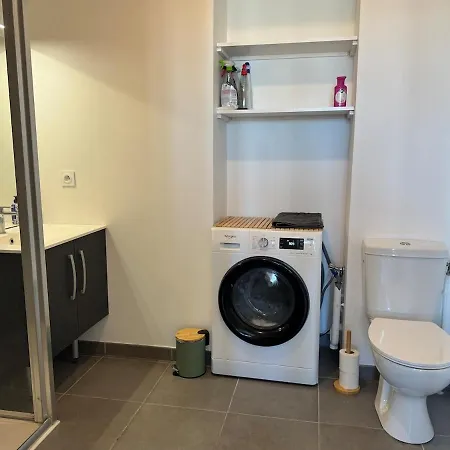 Apartment ღ Fetilly - Grand Studio, Balcon, Calme & Spacieux