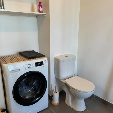 Apartment ღ Fetilly - Grand Studio, Balcon, Calme & Spacieux *
